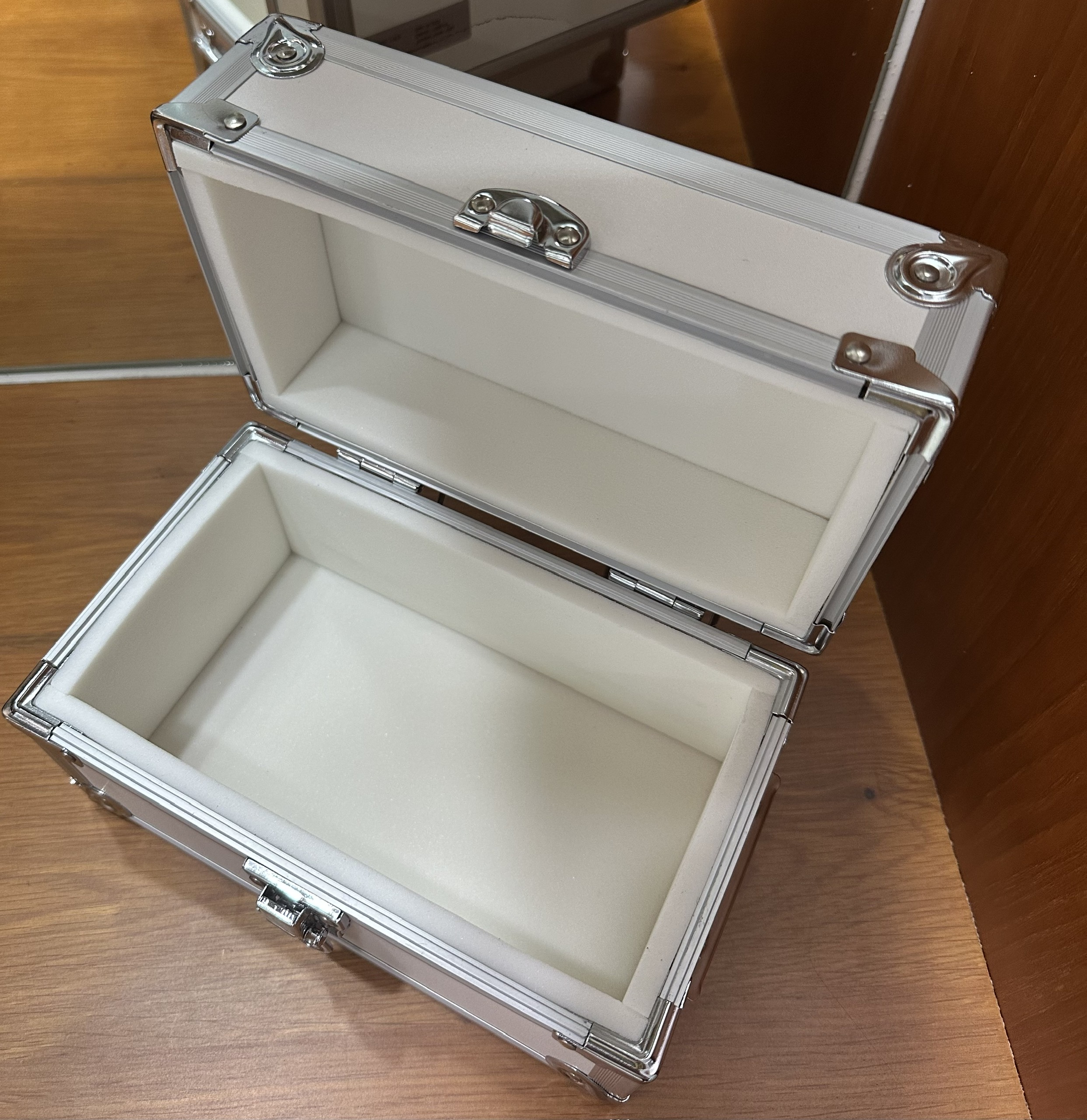 Hộp đựng quả cân 5kg vuông